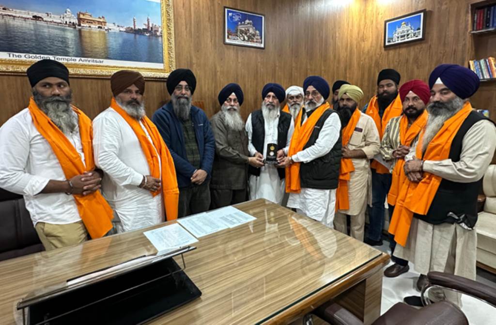 Raipur Sangat contributes to SGPC Flood Relief Fund